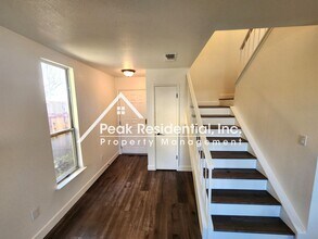 7603 Delta Pointe Way in Sacramento, CA - Building Photo - Building Photo