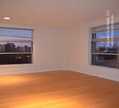 599 Albany St, Unit 607 in Boston, MA - Building Photo - Building Photo