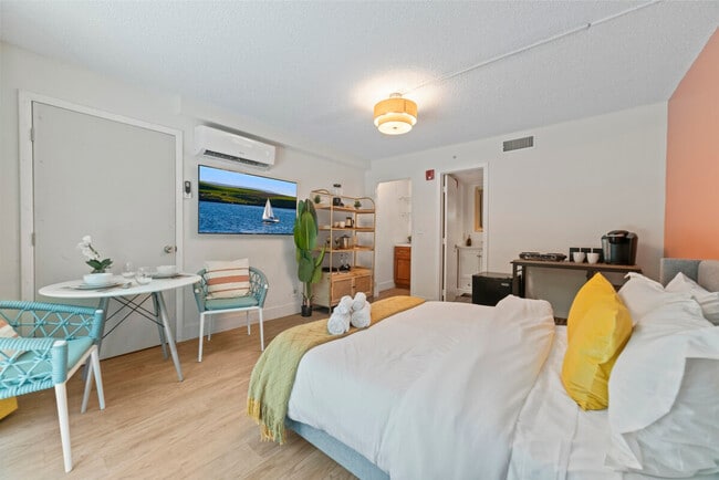 261 NE Wavecrest Ct in Boca Raton, FL - Building Photo - Building Photo