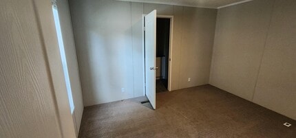 2467 8 Mile Rd in Kawkawlin, MI - Building Photo - Building Photo