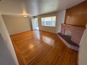 1416 32nd Ave in Sacramento, CA - Foto de edificio - Building Photo
