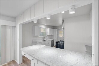 7400 Cozycroft Ave in Los Angeles, CA - Building Photo - Building Photo