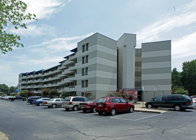 The Atrium and Cottages at Lutheran Village in Memphis, TN - Building Photo - Building Photo