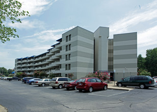 The Atrium And Cottages At Lutheran Village Apartments Memphis