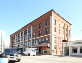 Main Block Building in Mystic, CT - Building Photo - Building Photo