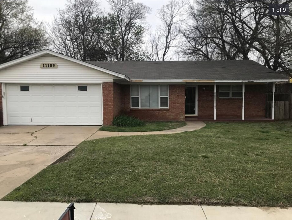 11109 E 19th St in Tulsa, OK - Building Photo