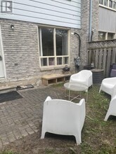 82 Henderson Dr in Aurora, ON - Building Photo - Building Photo