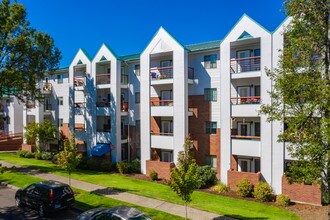 Elms Retirement Center in Forest Grove, OR - Building Photo - Building Photo
