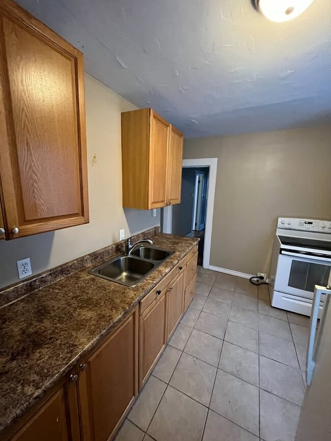 186 Dominion St in Moncton, NB - Building Photo - Building Photo