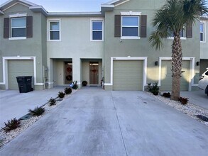 261 Royal Spoonbill Drive in Ruskin, FL - Building Photo - Building Photo