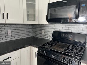 136 Davis St in Philadelphia, PA - Building Photo - Building Photo