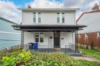 2011 Texdale St in Pittsburgh, PA - Building Photo - Building Photo