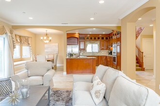 1805 Speyer Ln in Redondo Beach, CA - Building Photo - Building Photo