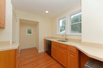 1153 S Country Club Dr in Schenectady, NY - Foto de edificio - Building Photo