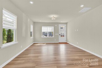 5850 Strathmore Ct in Charlotte, NC - Building Photo - Building Photo