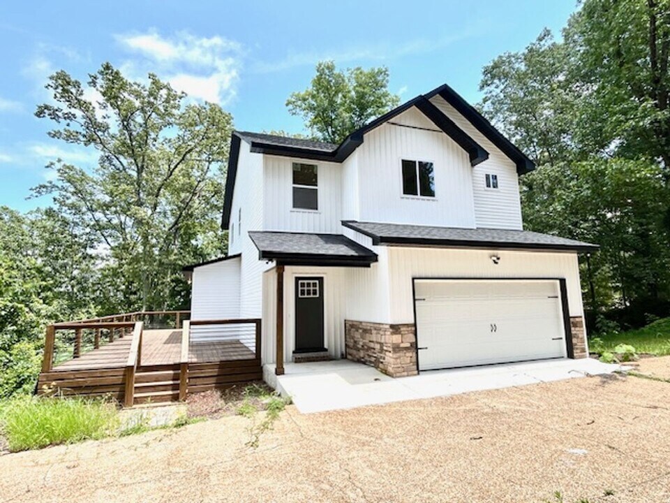 3919 Pecan Dr in Guntersville, AL - Building Photo