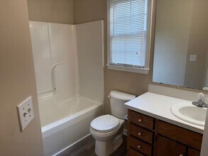 1424 Ridgewood Dr in Concord, NC - Building Photo - Building Photo