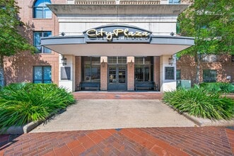 2299 Lone Star Dr in Sugar Land, TX - Building Photo - Building Photo