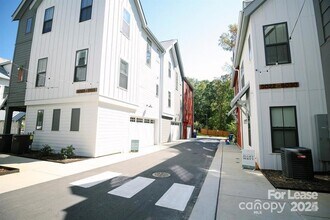 2925 Commonwealth Ave in Charlotte, NC - Building Photo - Building Photo