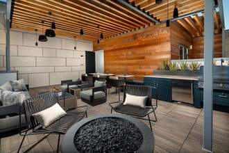 Evani 3223 Wilshire in Santa Monica, CA - Foto de edificio - Building Photo
