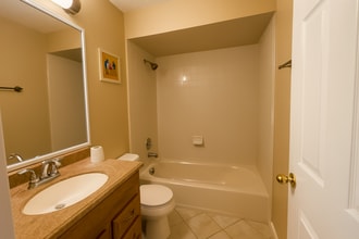 214 Manahan Ct in East Brunswick, NJ - Building Photo - Building Photo