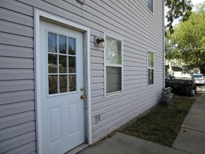 820 Moro St in Manhattan, KS - Building Photo - Building Photo
