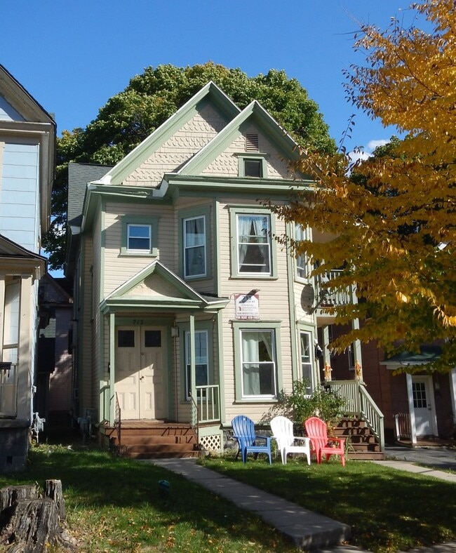 property at 713 S Beech St
