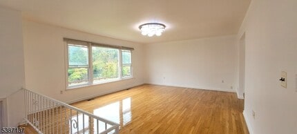 164 Little Falls Rd in Fairfield, NJ - Building Photo - Building Photo