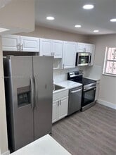 1950 W 54th St in Hialeah, FL - Building Photo - Building Photo