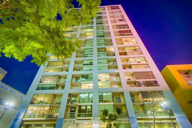 321 Tenth Ave in San Diego, CA - Foto de edificio - Building Photo