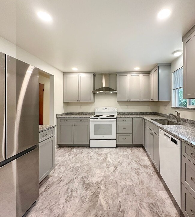 10023 38th Ave NE in Seattle, WA - Building Photo - Building Photo