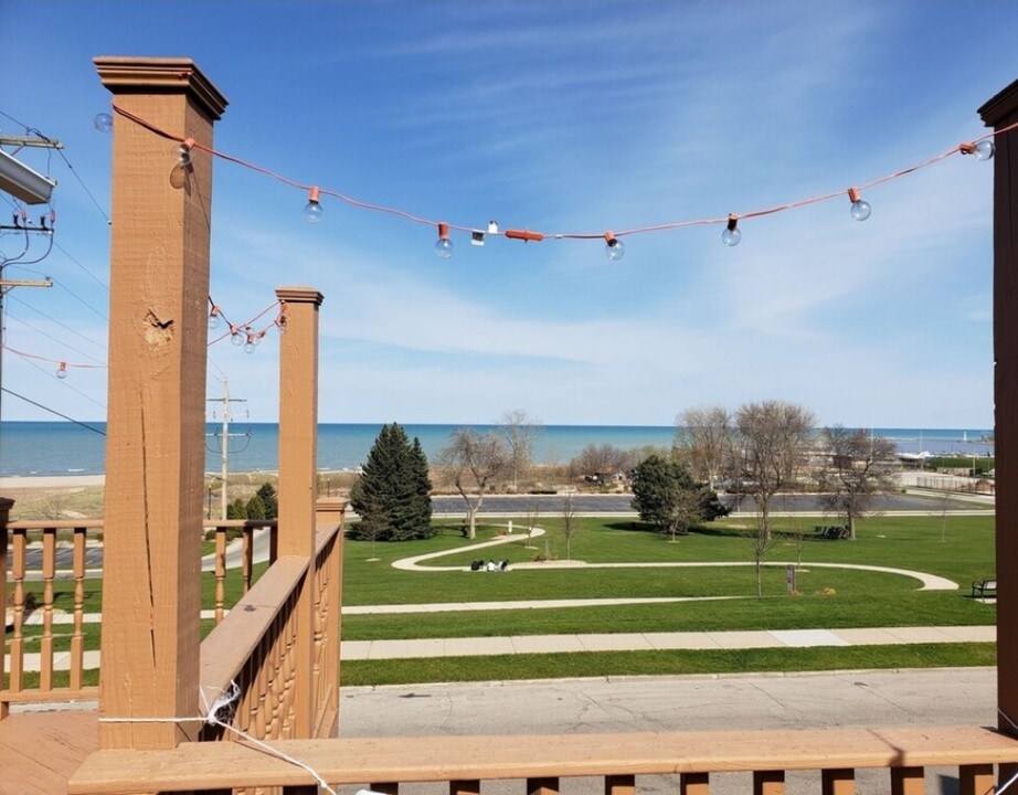 1436 Michigan Blvd in Racine, WI - Foto de edificio