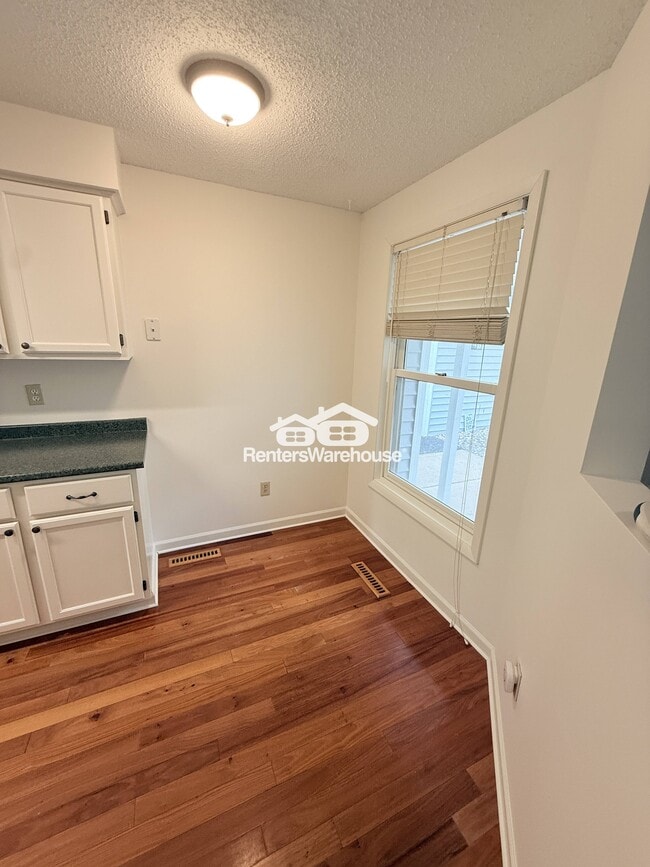 7311 Amber Ln in Eden Prairie, MN - Building Photo - Building Photo