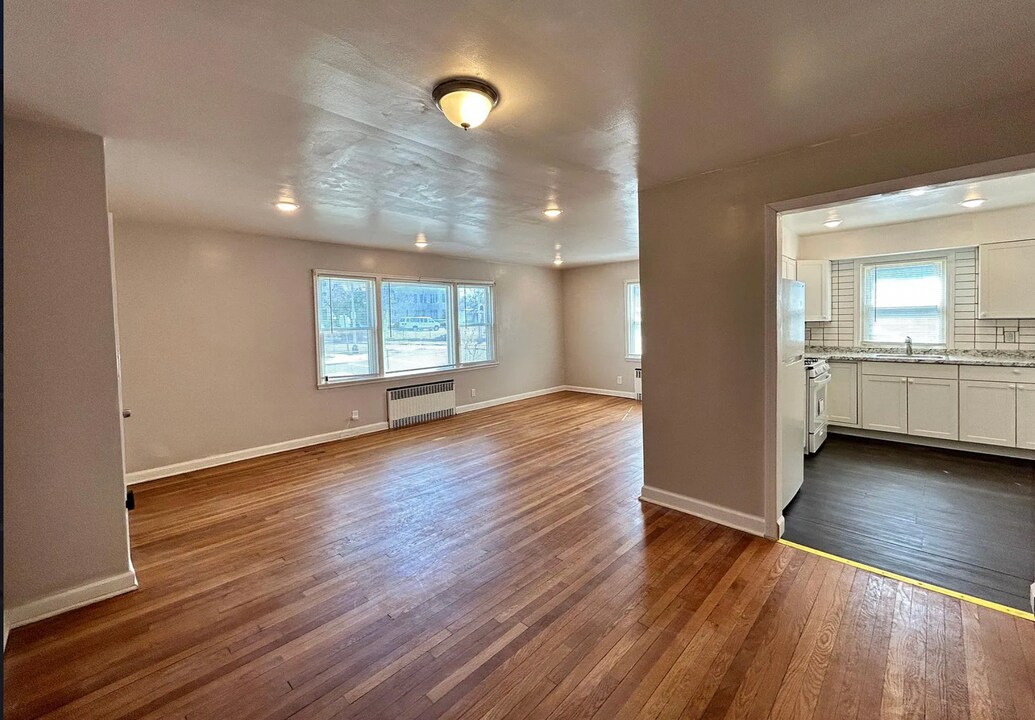353 N Grove St, Unit L 1 in East Orange, NJ - Building Photo