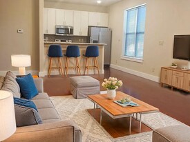 527 E Kiowa St in Colorado Springs, CO - Building Photo