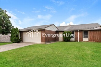 8654 Belle Chase Dr in Dayton, OH - Foto de edificio - Building Photo