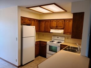 653 Pine Ridge St, Unit 653 Pine Ridge in Marshfield, MO - Foto de edificio - Building Photo