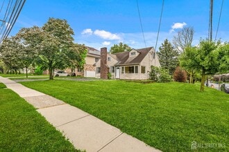 215 Middlesex Turnpike in Woodbridge Township, NJ - Building Photo - Building Photo