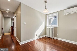 2320 Lombard St in Philadelphia, PA - Building Photo - Building Photo