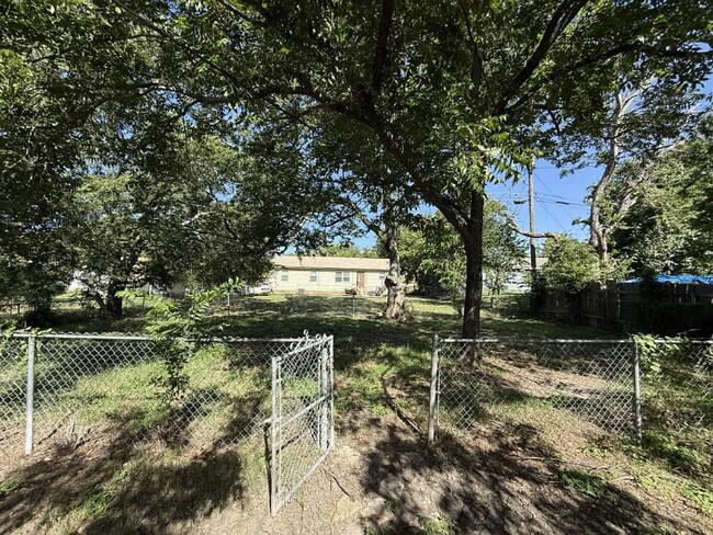 1204 S 7th St in Copperas Cove, TX - Foto de edificio - Building Photo