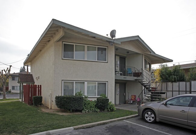 Ashdale Court Apartments in Sacramento, CA - Building Photo - Building Photo