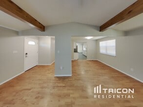 160 Christina Dr in Sumner, WA - Building Photo - Building Photo