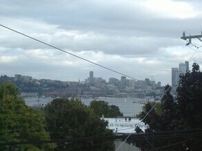Woodland Residential in Seattle, WA - Building Photo - Interior Photo