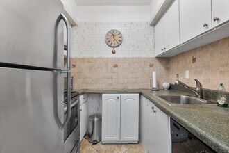 500 Layne Blvd in Hallandale Beach, FL - Building Photo - Building Photo