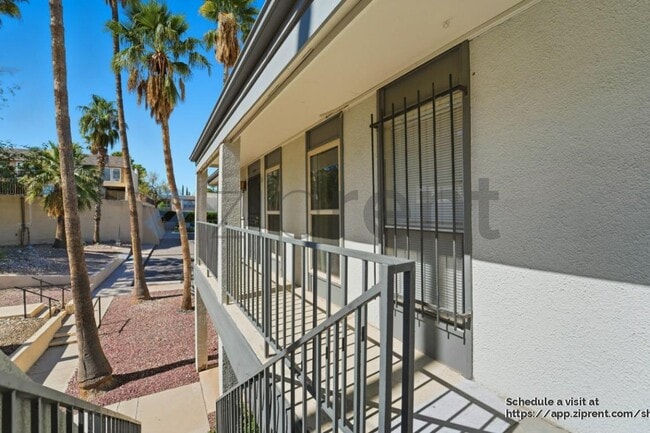 1620 N Wilmot Rd in Tucson, AZ - Building Photo - Building Photo