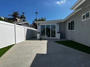 2065 Edinburg Ave in Encinitas, CA - Building Photo - Building Photo