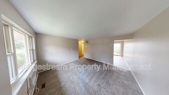 5444 Misty Ln in Dayton, OH - Building Photo