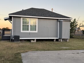 413 Osage St in Corpus Christi, TX - Building Photo - Building Photo