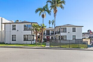 1518 Laurel Canyon Blvd in Los Angeles, CA - Building Photo