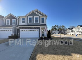 779 Creekway Dr in Fuquay Varina, NC - Building Photo